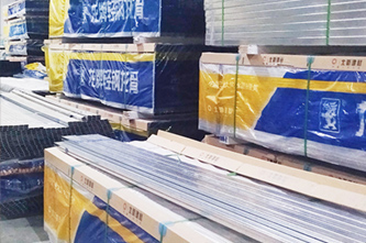 引進(jìn)精密加工設(shè)備，精度高，<br>獲得一致好評(píng)。